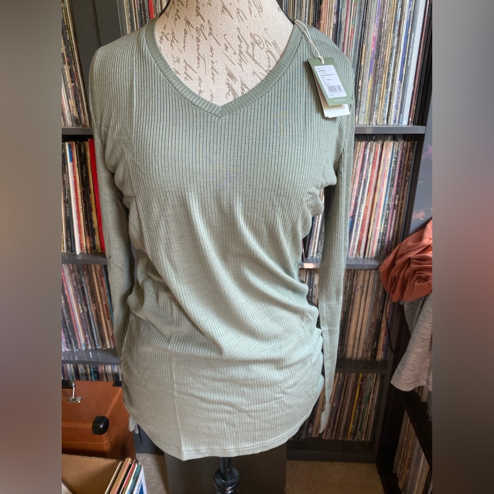 Nui long sleeve top